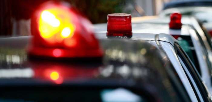 Carabineros rescata a dos niños desde auto mientras padres hacían compras