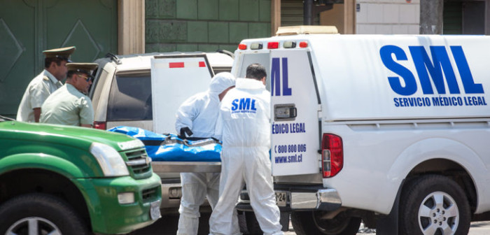 Investigan doble homicidio en Calama: niños encuentran cuerpo en refrigerador abandonado
