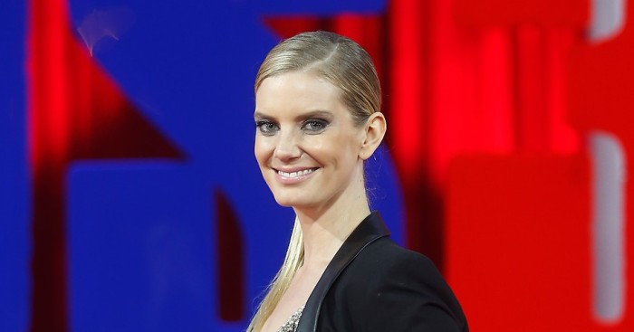 Javiera Acevedo vuelve a cambiar su color de pelo: pasó del rosado pastel a tonos azulados