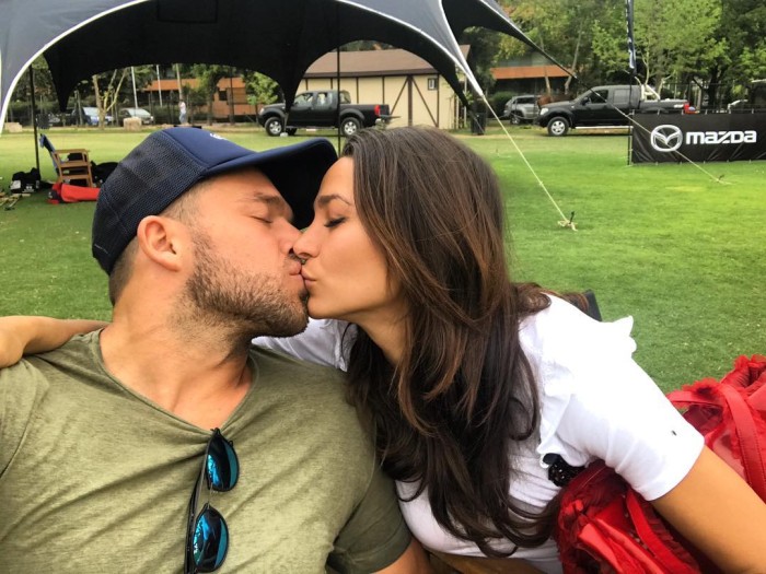 Una pareja con humor: Lisandra Silva mostró el particular calzado que le regaló Leandro