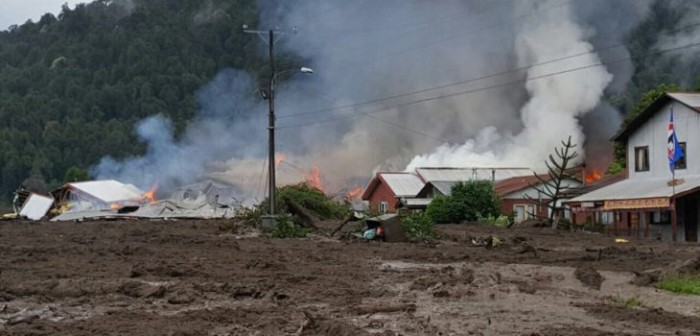 Aluvión afectó a Villa Santa Lucía en Los Lagos: un carabinero está desaparecido