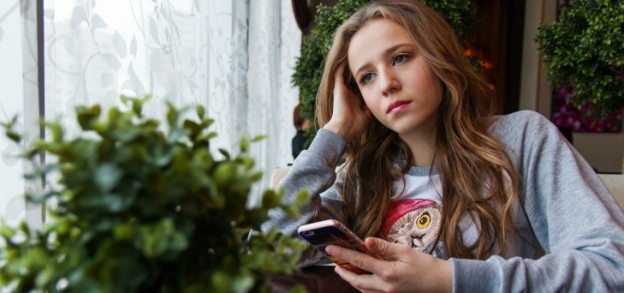 El drama que vive niña de 14 años que envió selfie desnuda a un amigo: podría ir a prisión