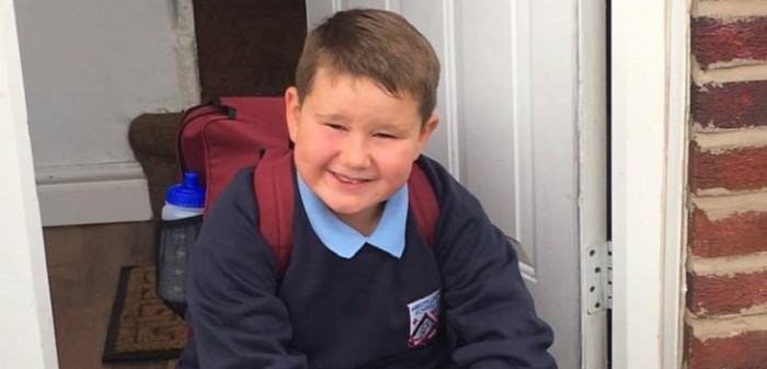 Los desgarradores mensajes suicidas de niño autista de 8 años: 