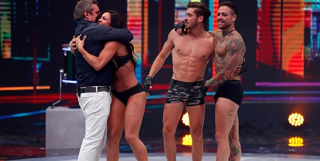 Pareja de Paloma Fiuza se molesta con Viñuela por intentar besar a su novia en la Vedetón