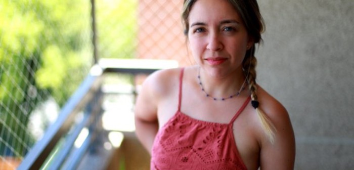 Periodista de corporación cultural de Ñuñoa fue excluida de actividad por cómo vestía