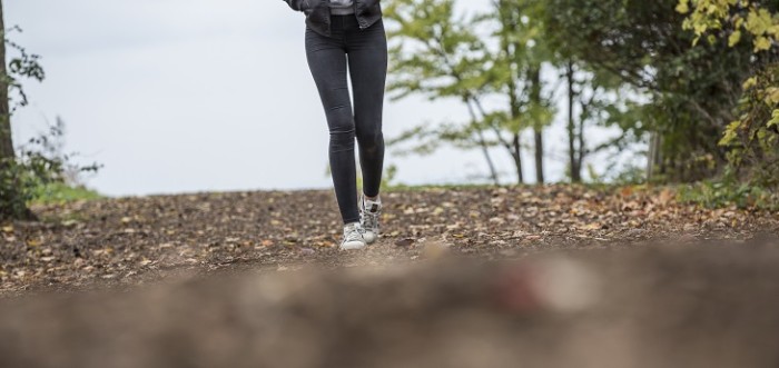 Mujer murió a 2 años de ser violada con una rama de árbol en Rusia: jamás superó el trauma
