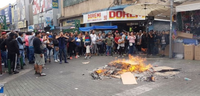 Comerciante ambulante fue detenido por golpear con un palo a Carabinero en Barrio Meiggs
