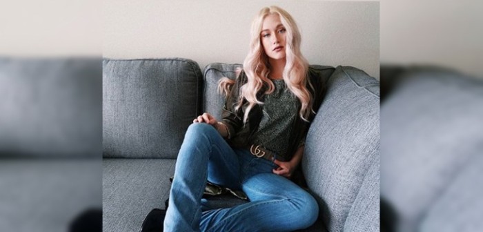 Vesta Lugg usó inusual prenda durante alfombra roja que de seguro no lucirías en la calle