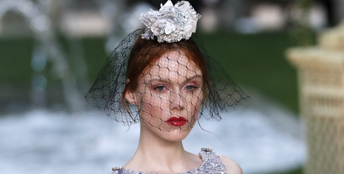 ¿Te atreves a usarlo? Chanel rompe lo establecido y presenta original vestido de novia