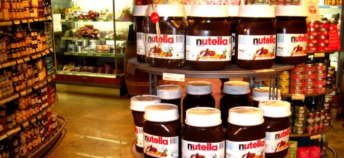 Tienda francesa lanzó envases de Nutella con 70% de descuento y desató la locura total