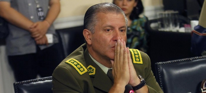 Tuiteros indignados ante 'escapada' de General Villalobos en medio de Operación Huracán