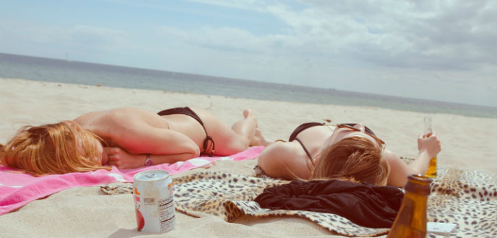 Cuatro sencillos trucos para atenuar las quemaduras de un mal bronceado veraniego