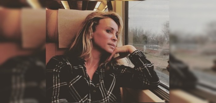 A sus 46 años: Eva Gómez presume su tonificada figura en bikini