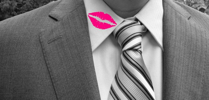 Microcheating: la nueva y extraña forma de ser infiel que genera opiniones divididas