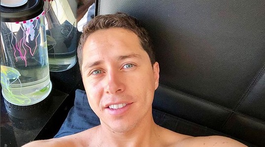 ¿Qué pasó con esa mano? La postal de Karol con Coté Quintanilla que sacó risas en redes