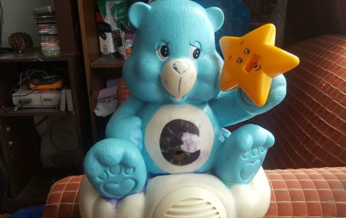 Sujeto tomaba imágenes íntimas de su hijastra con cámara oculta en juguete: fue detenido