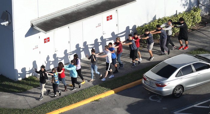 17 muertos deja nuevo tiroteo en escuela de Estados Unidos: atacante era exalumno