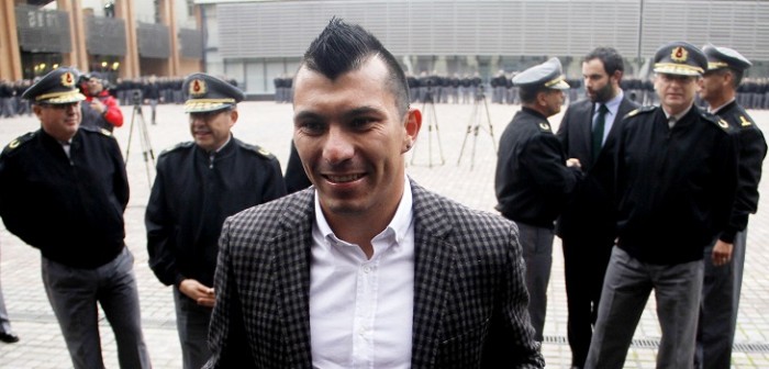 ¿Le sigue los pasos a Alexis? Gary Medel es el nuevo rostro de marca de comida para perros