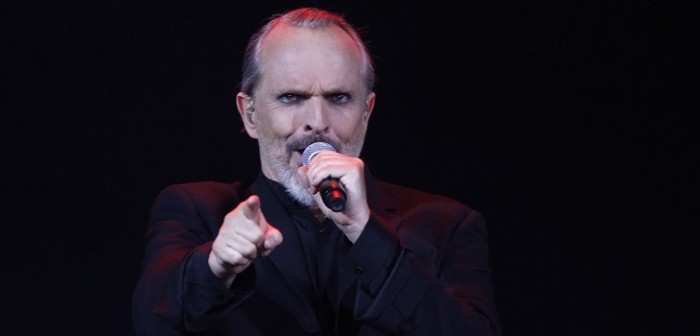 Pese a la trayectoria: televidentes acusan grave falta de Miguel Bosé en su show
