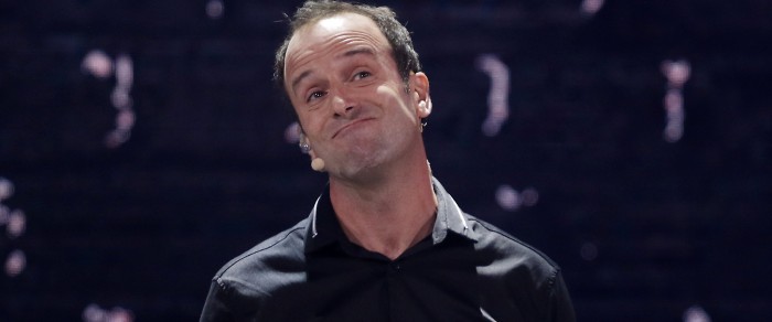 Encargada de lenguaje de señas sorprendió interpretando personajes de Stefan Kramer