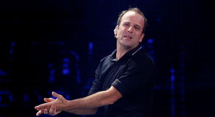 ¿Mala elección? El particular vestuario de Stefan Kramer que generó críticas en Twitter