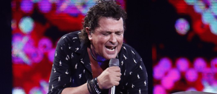 Particular vestuario de Carlos Vives generó ola de bromas en redes sociales