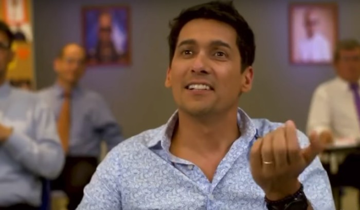 No apto para críticos: Rafael Araneda sacó risas en redes cantando este hilarante reguetón