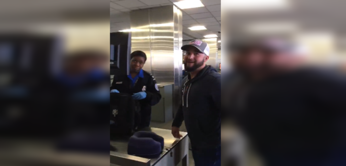 Joven vivió vergüenza en aeropuerto por culpa de sus padres: le guardaron divertido objeto