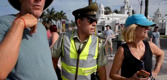 Carabinero que se lució hablando inglés con turistas revela cómo aprendió el idioma
