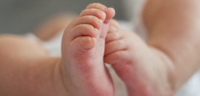 Lactante es internada por fractura en el cráneo: habría sido agredida por su padre