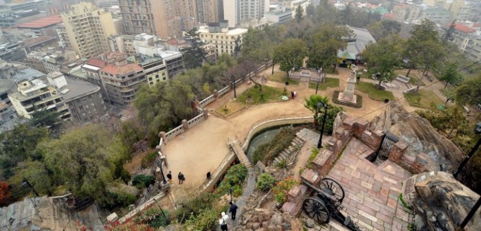 Encuentran a hombre muerto en Cerro Santa Lucía: presentaba graves lesiones en el cuerpo