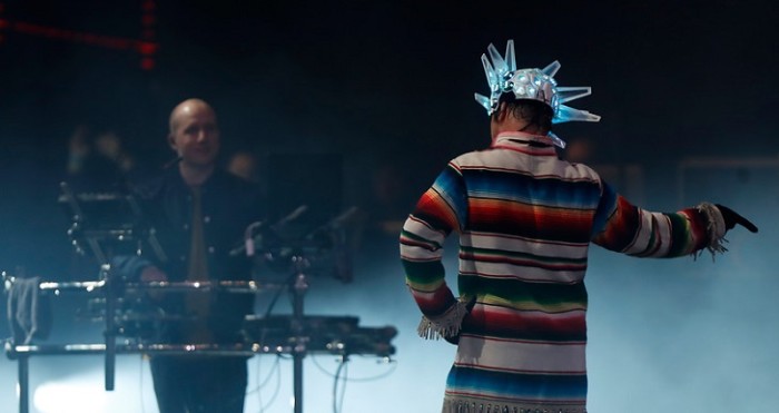 Alex Hernández suma enemigos: equipo de Jamiroquai se molesta por transmisión de show
