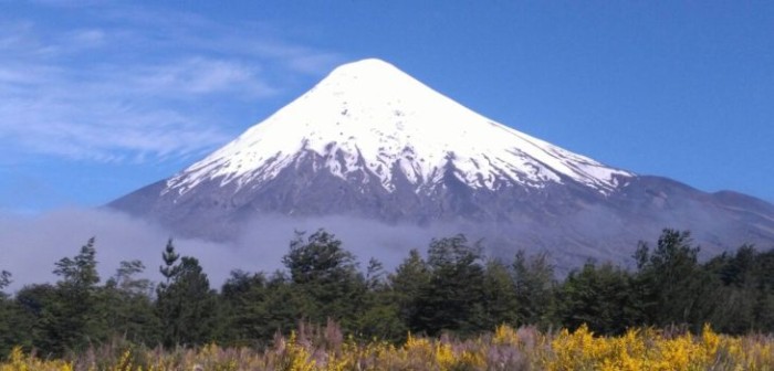 Mujer fallleció tras practicar canopy en volcán Osorno: no logró frenar a tiempo