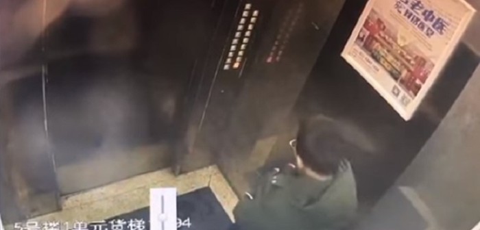 Niño quiso hacer una broma pesada en ascensor y vivió gran susto