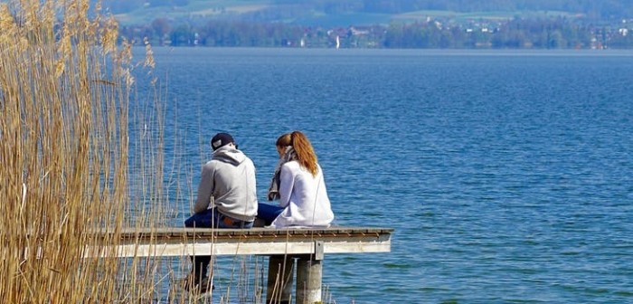 ¿Lo sabías? Este es el hábito más grosero que puedes hacer en una primera cita