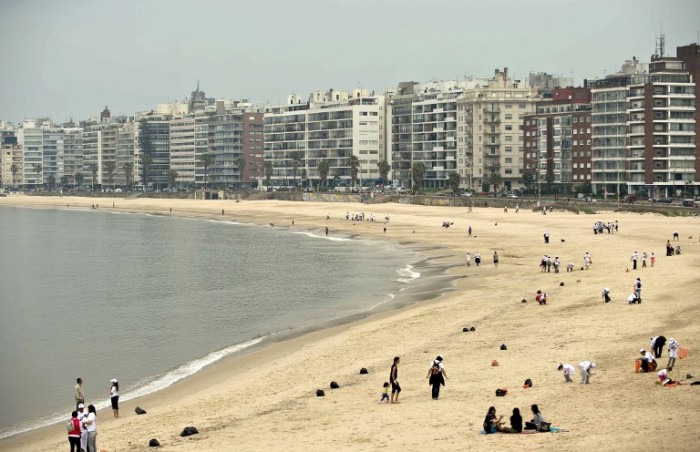 Mujer convivió 2 semanas con cadáver de su esposo en Uruguay: ella tiene demencia