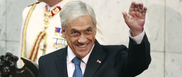 Así fue el eufórico saludo de nietos de Sebastián Piñera: casi lo hicieron caer