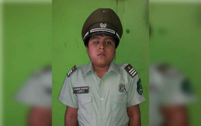 Carabineros cumplió sueño de niño calameño: participó de importante ceremonia en Santiago