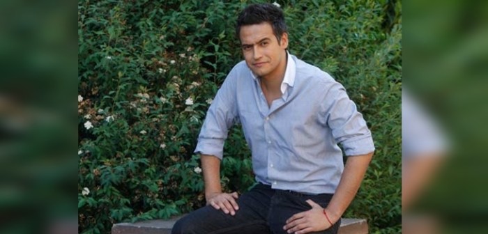 Periodista César Barrera se la jugó con radical cambio de look: parece otra persona