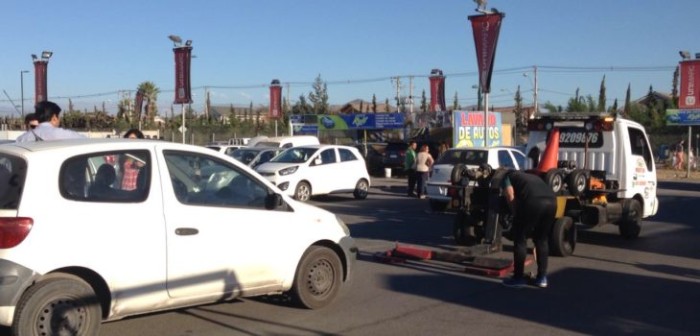 Clientes molestos: el error en servicentro de Maipú que dejó cerca de 100 autos dañados