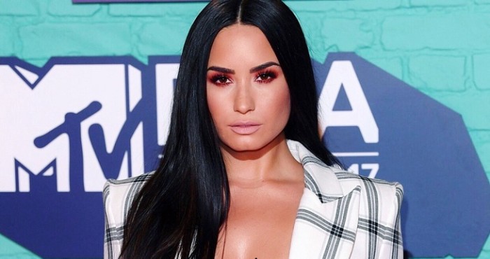 La inspiradora campaña de Demi Lovato para Vogue: muestra cómo es su rostro sin maquillaje