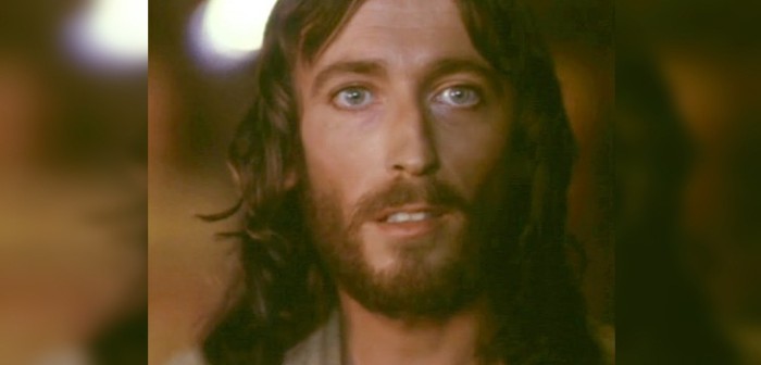 ¿Qué fue de Robert Powell, el icónico actor que protagonizó 'Jesús de Nazareth'?