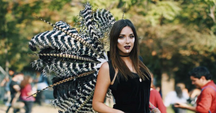 Dejó atrás las plumas: Kel Calderón encantó en Lollapalooza con este delicado look