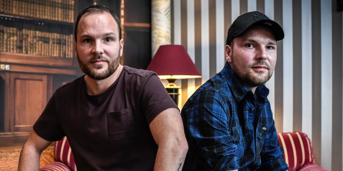 Recibió trasplante de piel de su gemelo en 95% de su cuerpo: esta es su emotiva historia