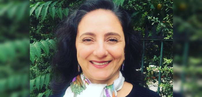 ¡Qué diferente! Este es look de Ximena Rivas como Gladys en nueva vespertina de TVN