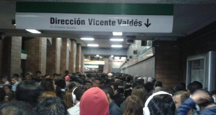 Detienen a 2 hombres acusados de acoso sexual a bordo de Metro: hay una menor involucrada