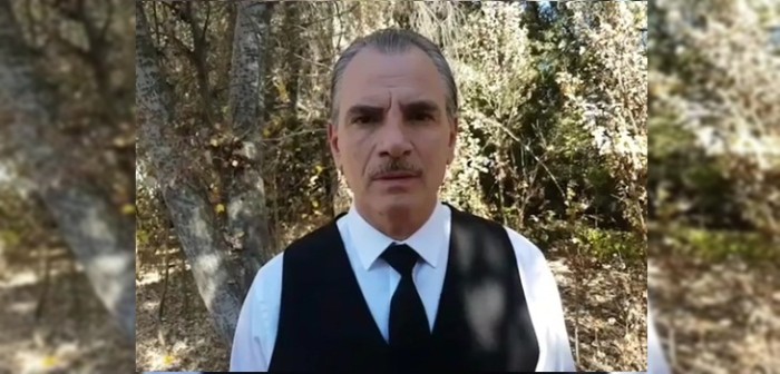 A lo Bachelet: Álvaro Rudolphy sufrió divertido chascarro en promoción de nocturna de Mega