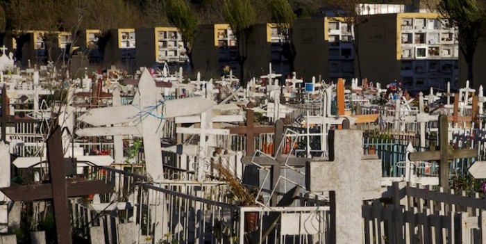 Madre fue a visitar la tumba de su hijo pero se encontró con los restos de otra persona