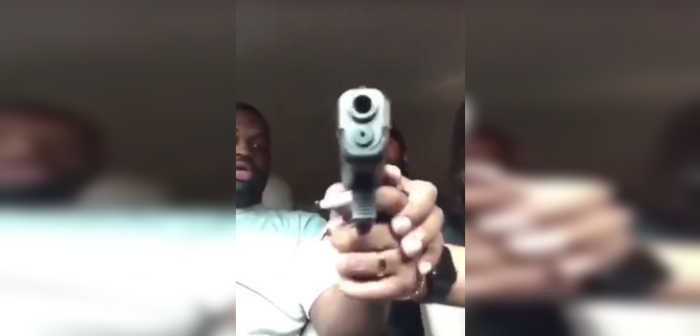 Joven transmitió en vivo momento exacto en que disparó por error en la cabeza de su amigo