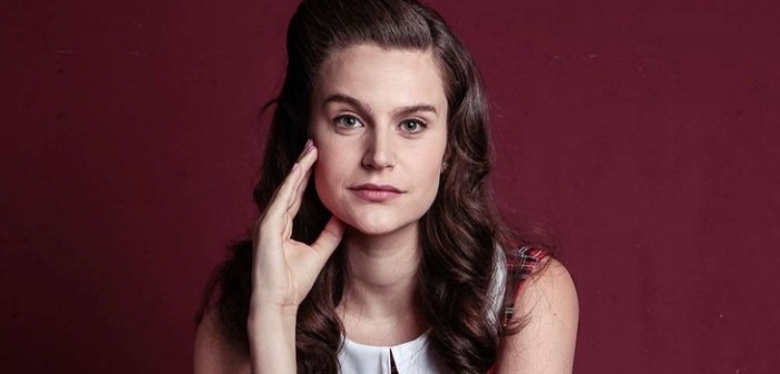 Igual de mala, pero más regia que nunca: el nuevo look de Isabel en nocturna de Mega